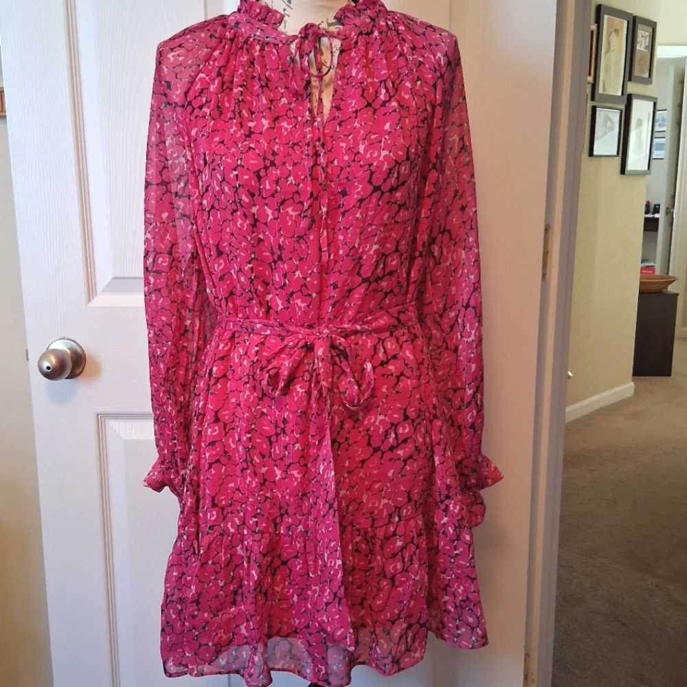 FATE magenta floral print long sleeve belted mini dress. Medium NWT - Picture 8 of 10